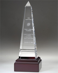 Optical Grooved Obelisk Award on Wood Base (Medium)