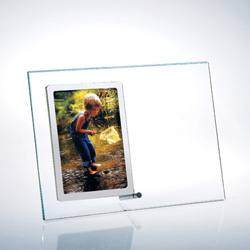 Starfire Vertical Stainless Photo Frame w/ silver pole